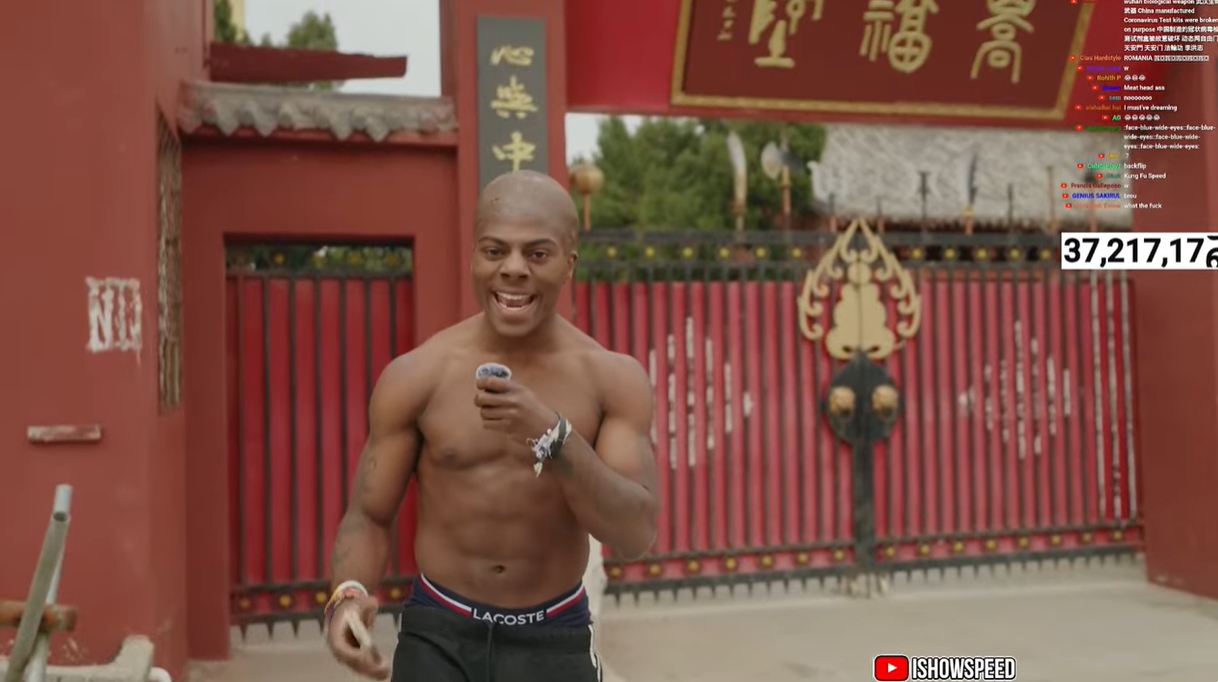 光头造型!Speed中国行来到郑州少林寺,上香拜佛学功夫