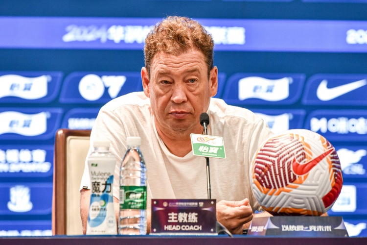 伊万称国脚联赛出场率不足,斯卢茨基回应:希望国家队能有新发现